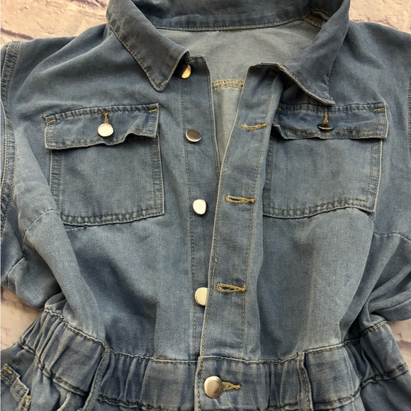 🔵”NWOT” CURVY LightWASH Denim Romper - Picture 7 of 13